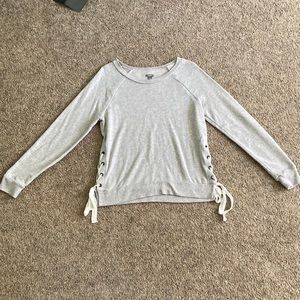 Aerie Sweater Size: Medium